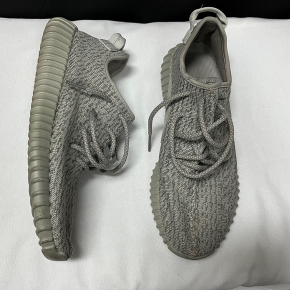 Authentic | Yeezy boost 350

AGATE GRAY/MOONROCK - Picture 5 of 9